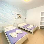 Dima * Perissa (Santorini)