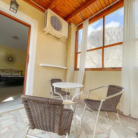 Dima - Boutique * Perissa (Santorini)