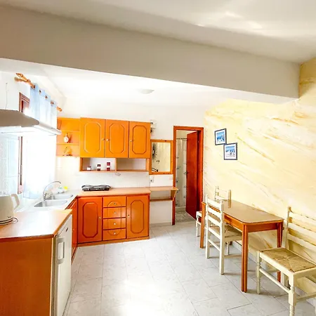 Dima - Boutique Hotel *