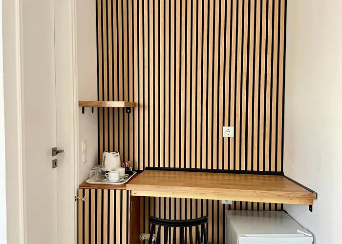 Dima Santorini 佩里萨