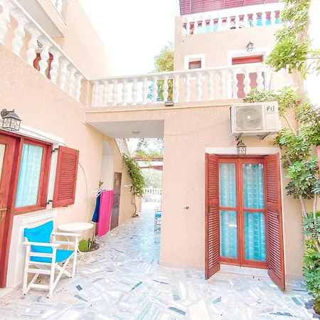 Dima * Perissa (Santorini)